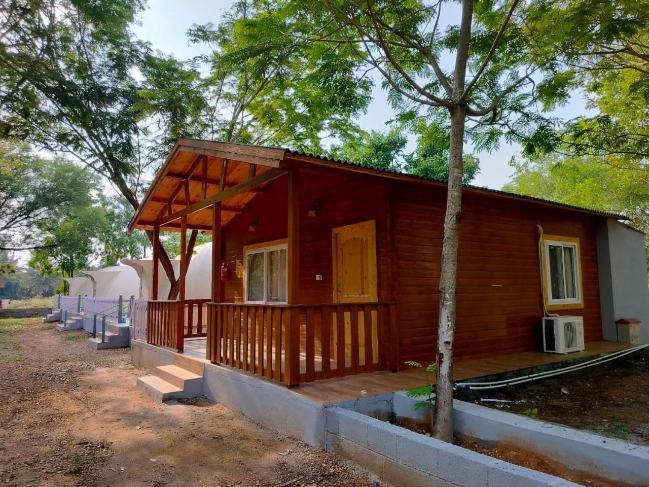 Kstdc Hotel Mayura Pavithra Yediyur Kunigal Exterior foto